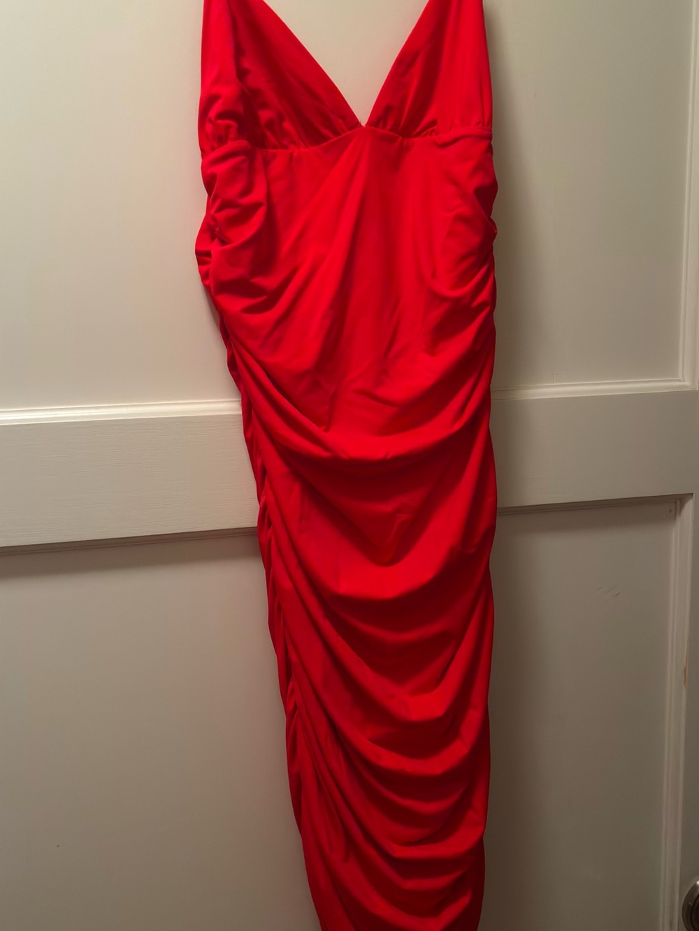 Meshki Red Ruched V-Neck Women’s Midi Dress Spaghetti Straps